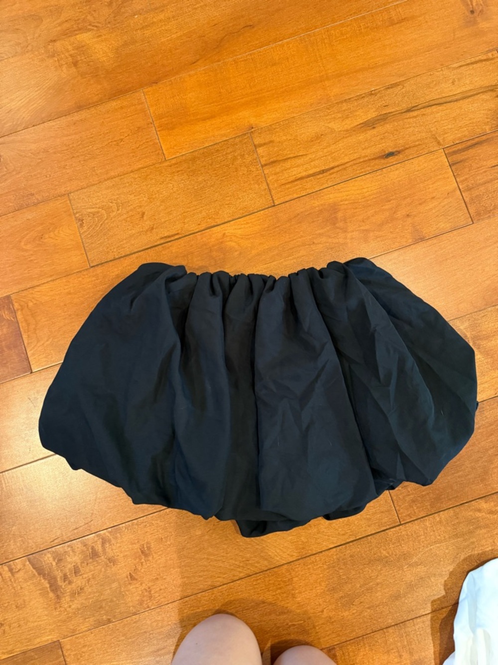 Bubble Mini Skirt in Black with elastic Waist